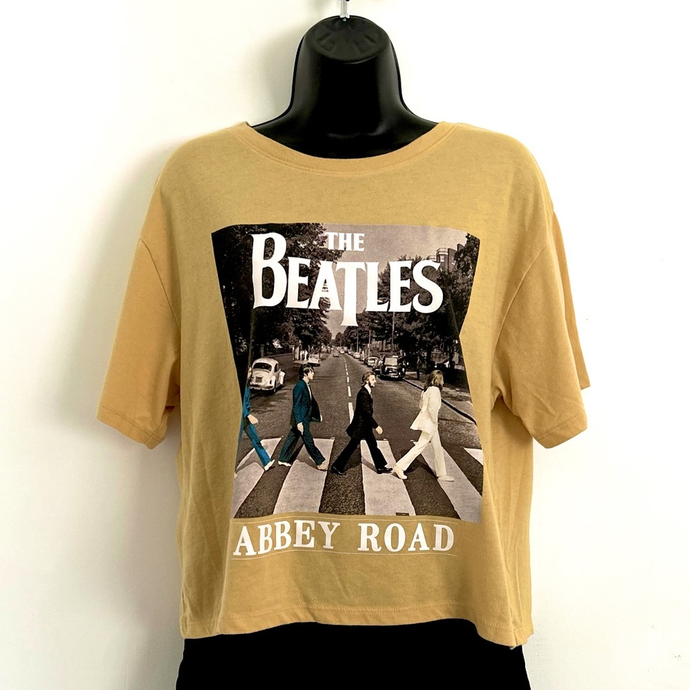 Love Tribe - The Beatles - Abbey Road T-shirt - Size - XL - Picture 1 of 6